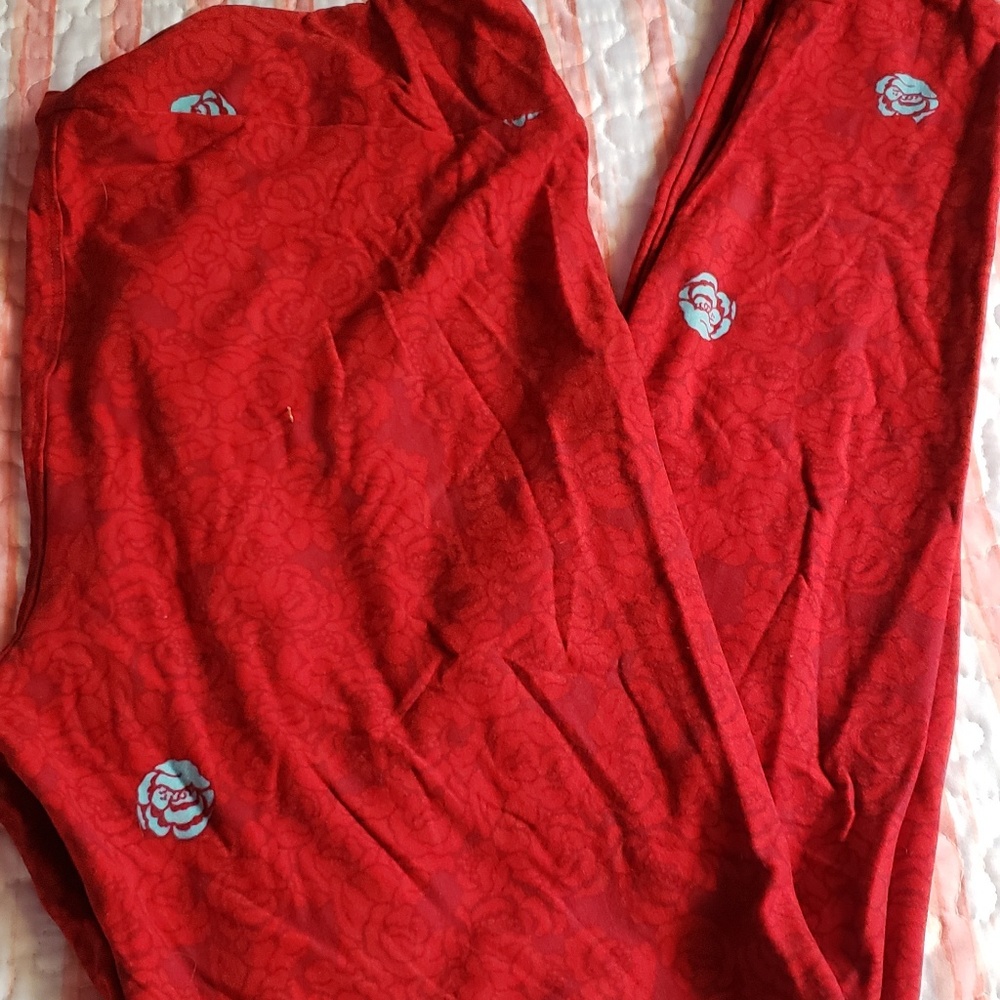 LuLaRoe Red Rose TC Leggings